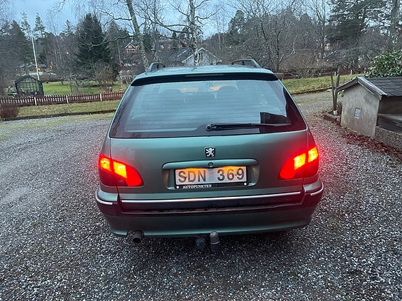 Peugeot 406 4 of 5