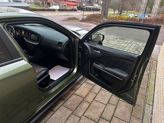 Dodge Charger 9 of 12