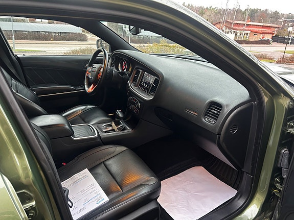 Dodge Charger 10 of 12