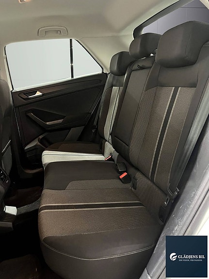 Volkswagen T-Roc 14 of 21