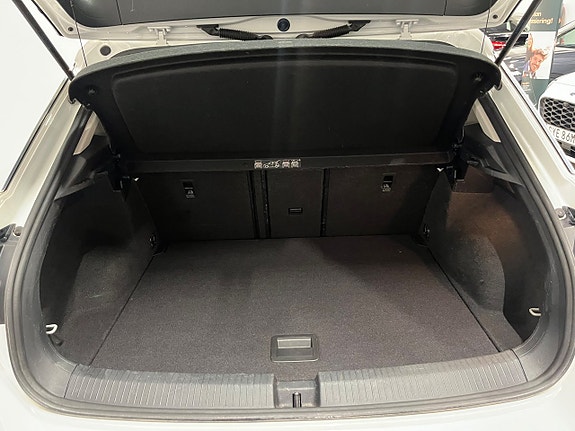 Volkswagen T-Roc 19 of 21