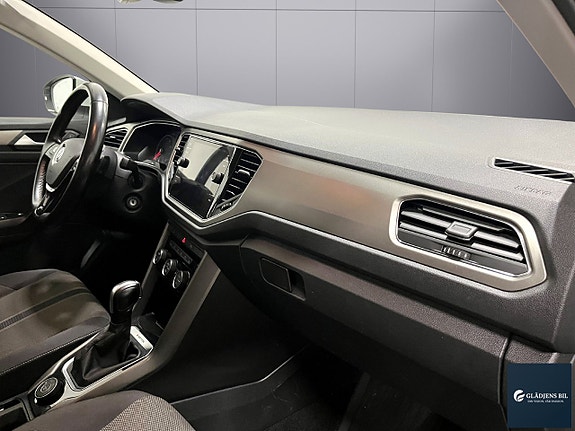 Volkswagen T-Roc 13 of 21