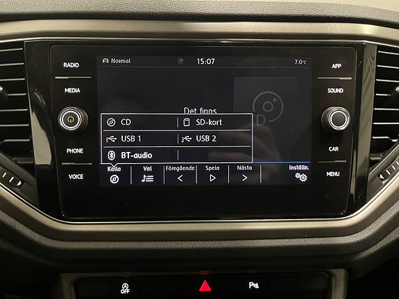 Volkswagen T-Roc 18 of 21