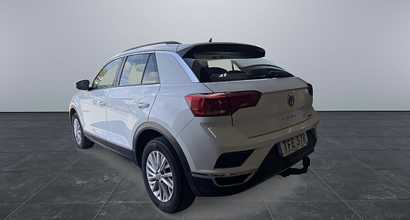 Volkswagen T-Roc 3 of 5