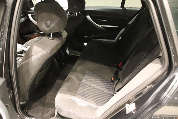 BMW 320 8 of 14