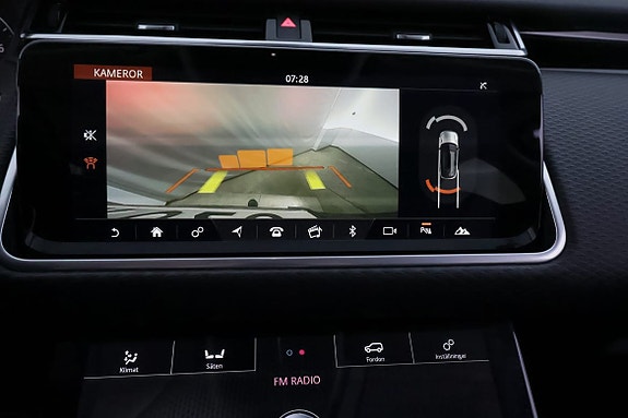 Land Rover Range Rover Velar 11 of 29
