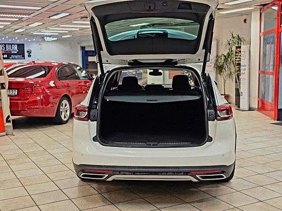 Opel Insignia Country Tourer 4 of 5