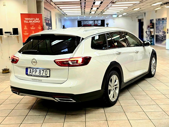 Opel Insignia Country Tourer 3 of 5
