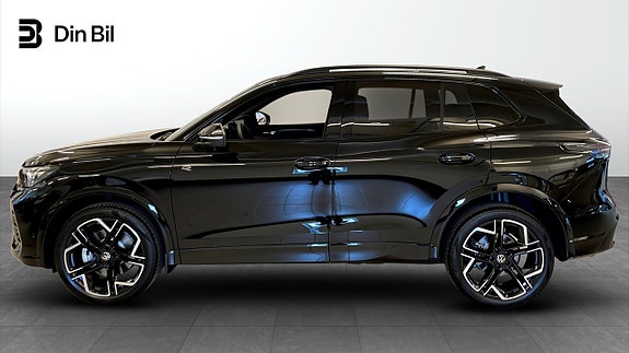 Volkswagen Tiguan 2 of 5