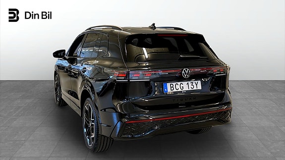 Volkswagen Tiguan 3 of 5