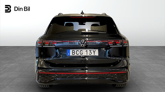 Volkswagen Tiguan 5 of 5