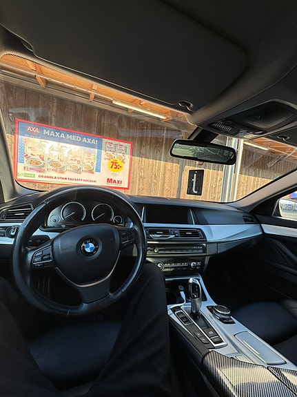 BMW 520d 2 of 12