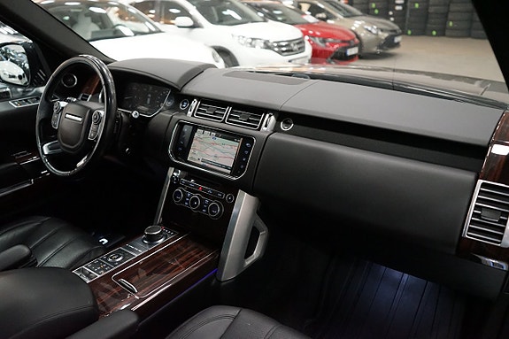 Land Rover Range Rover 21 of 23