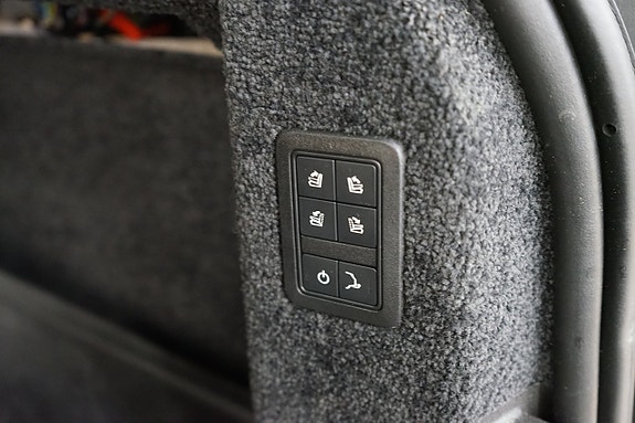 Land Rover Range Rover 12 of 23