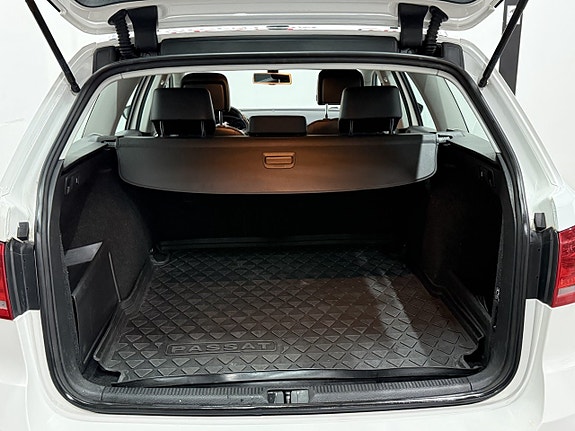 Volkswagen Passat Alltrack 9 of 12