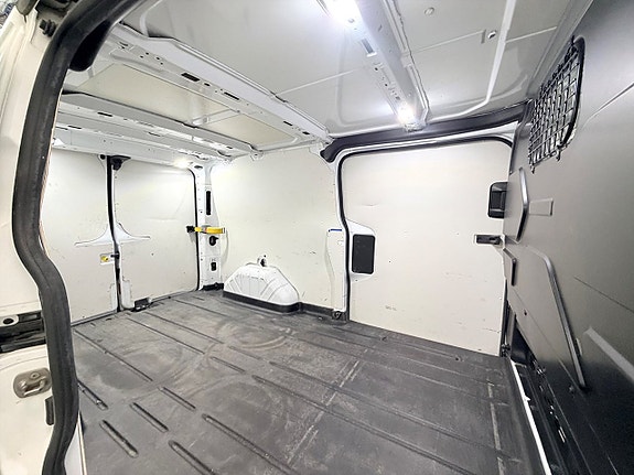 Ford Transit Custom 12 of 25