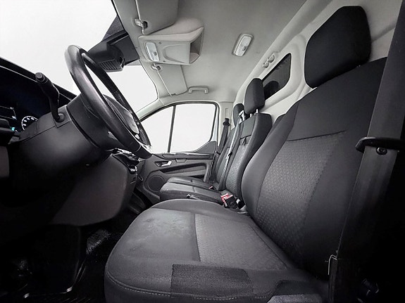 Ford Transit Custom 14 of 25