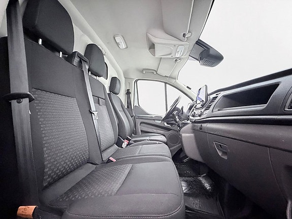 Ford Transit Custom 16 of 25
