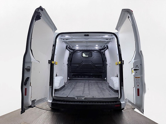Ford Transit Custom 7 of 25