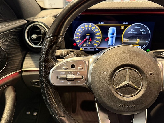 Mercedes-Benz E220 12 of 30