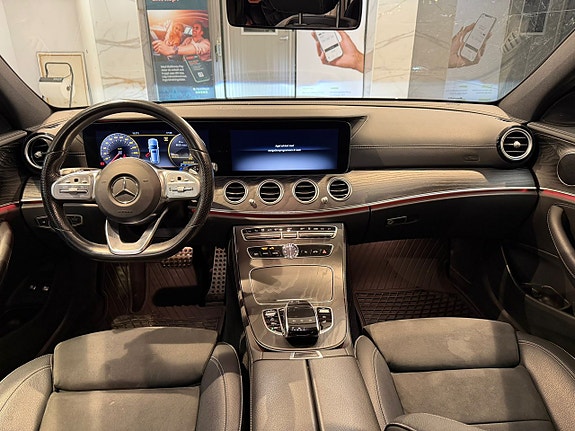 Mercedes-Benz E220 9 of 30