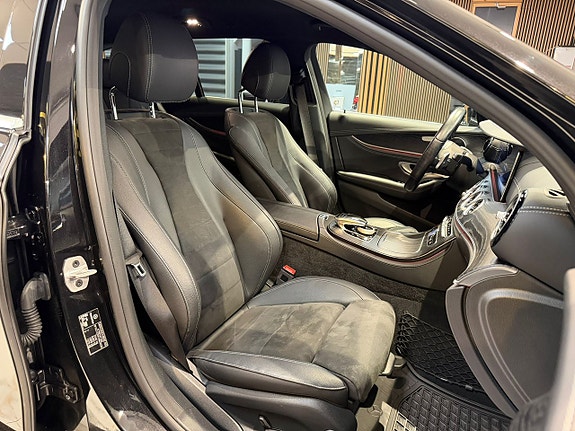 Mercedes-Benz E220 28 of 30