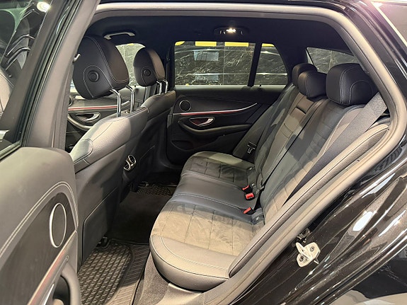 Mercedes-Benz E220 24 of 30