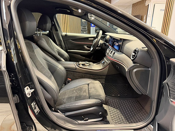 Mercedes-Benz E220 26 of 30