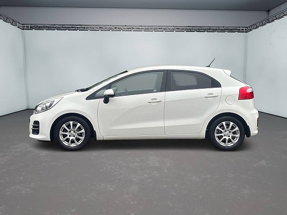 Kia Rio 2 of 5