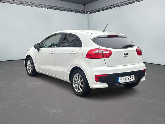 Kia Rio 4 of 5