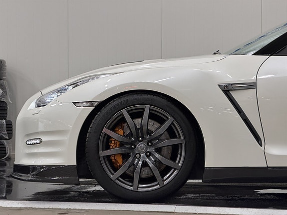 Nissan GT-R 7 of 26