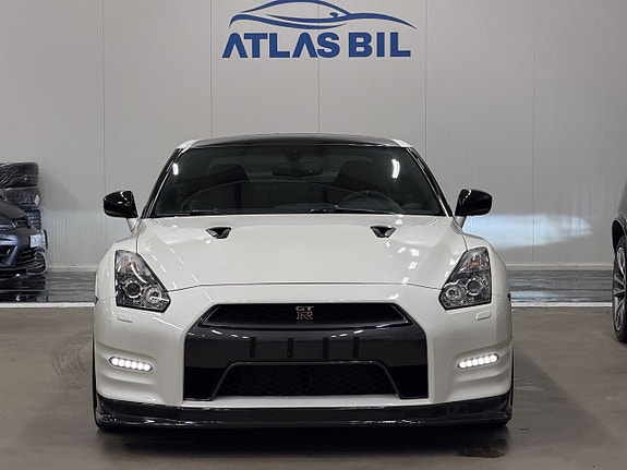Nissan GT-R 9 of 26