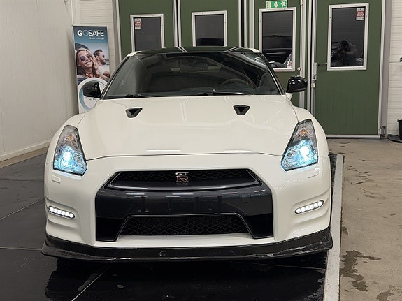 Nissan GT-R 6 of 26