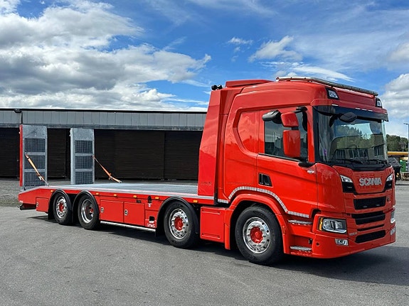 Scania P500 Maskintransport