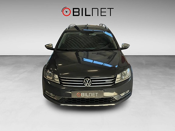 Volkswagen Passat Alltrack 3 of 19