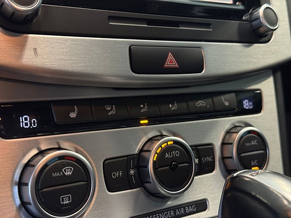 Volkswagen Passat Alltrack 14 of 19