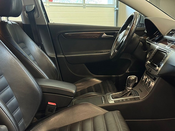 Volkswagen Passat Alltrack 16 of 19