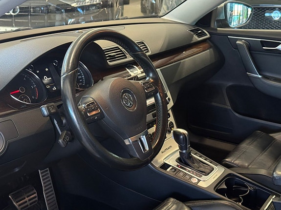 Volkswagen Passat Alltrack 9 of 19