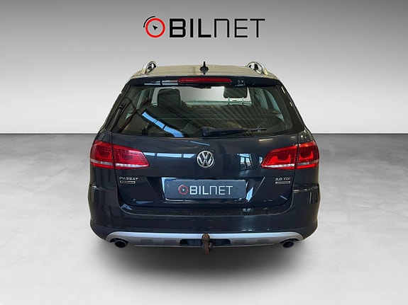 Volkswagen Passat Alltrack 4 of 19