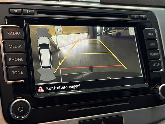 Volkswagen Passat Alltrack 10 of 19