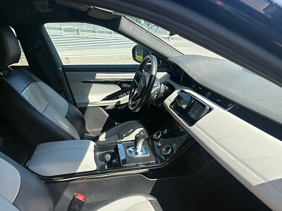 Land Rover Range Rover Evoque 2 of 8