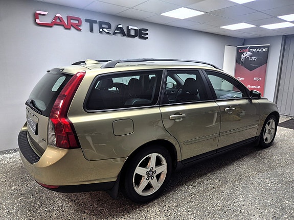 Volvo V50 5 of 21