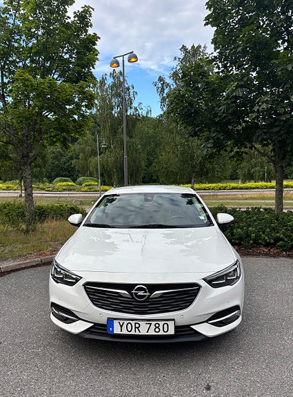 Opel Insignia 3 of 5