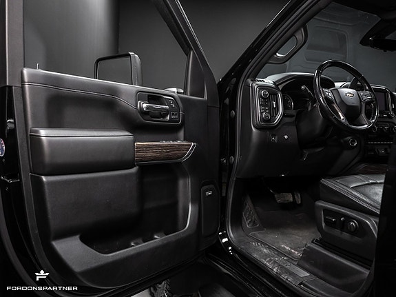 Chevrolet Silverado 2500 13 of 29