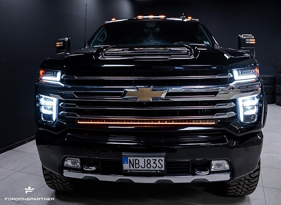 Chevrolet Silverado 2500 2 of 29