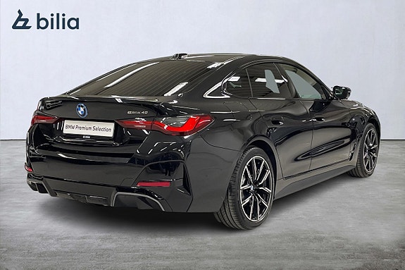 BMW i4 16 of 17