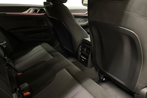 BMW i4 7 of 17