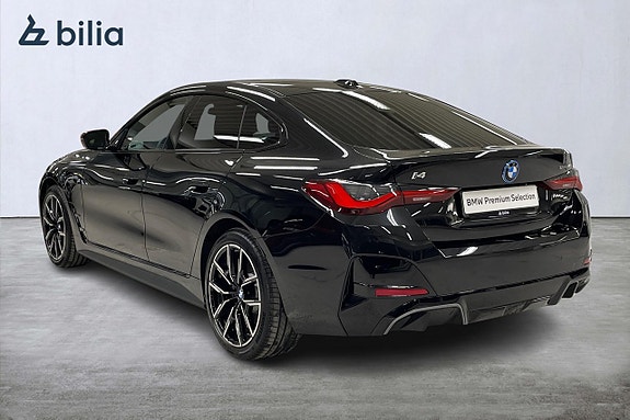 BMW i4 2 of 17