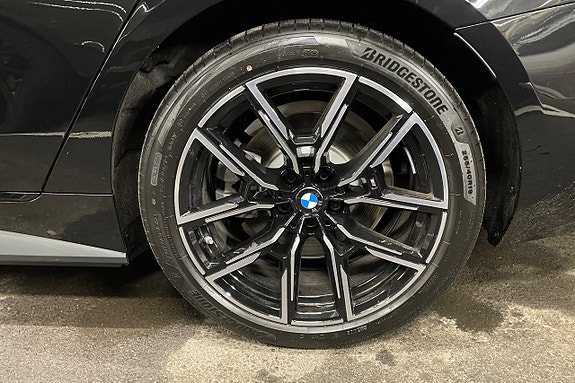 BMW i4 14 of 17