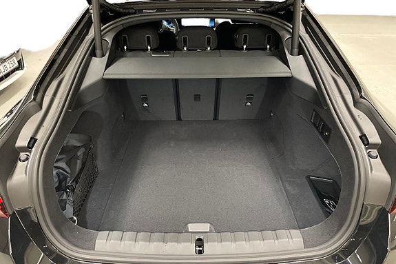 BMW i4 10 of 17